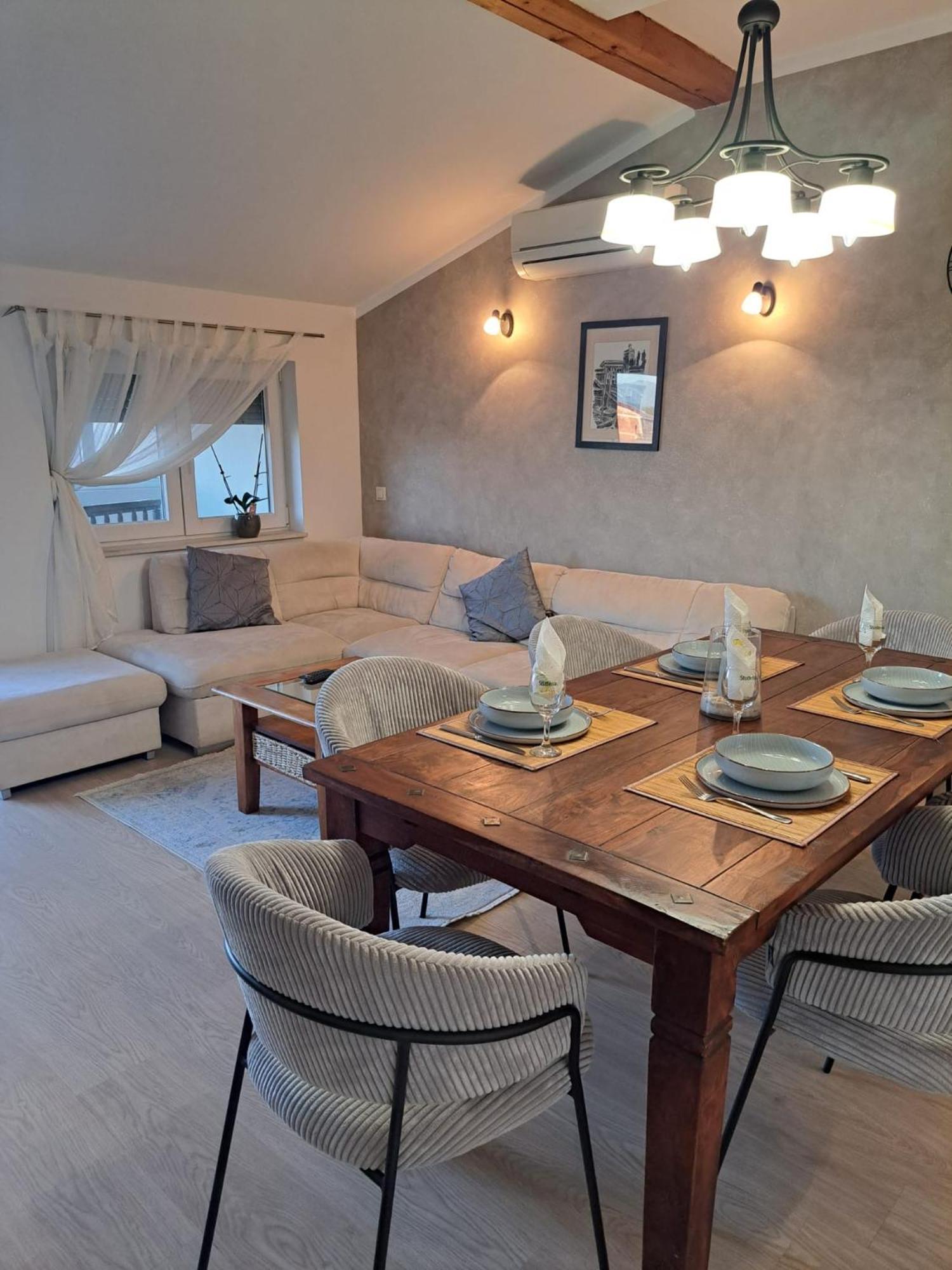 פוסדריה Apartman Lucia מראה חיצוני תמונה